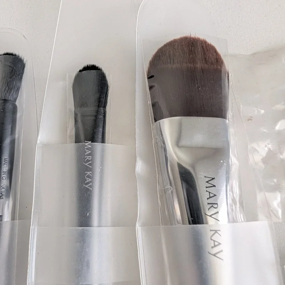 Mary Kay Cosmetic Brush Lot Powder Brush Cheek Brush Eye Applicator Foundation